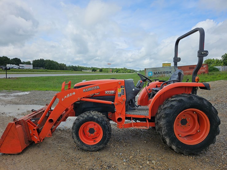 #20866-•-2008-kubota-l3240-tractor-image-4