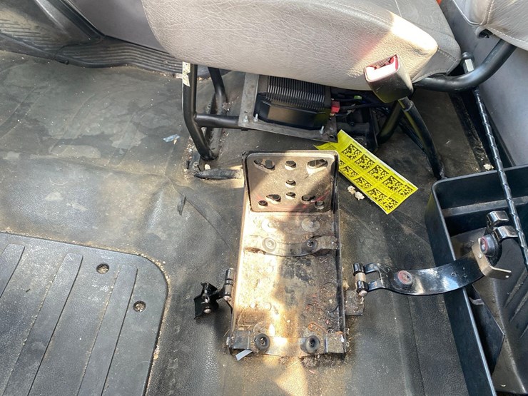 2014-freightliner-m2-image-51