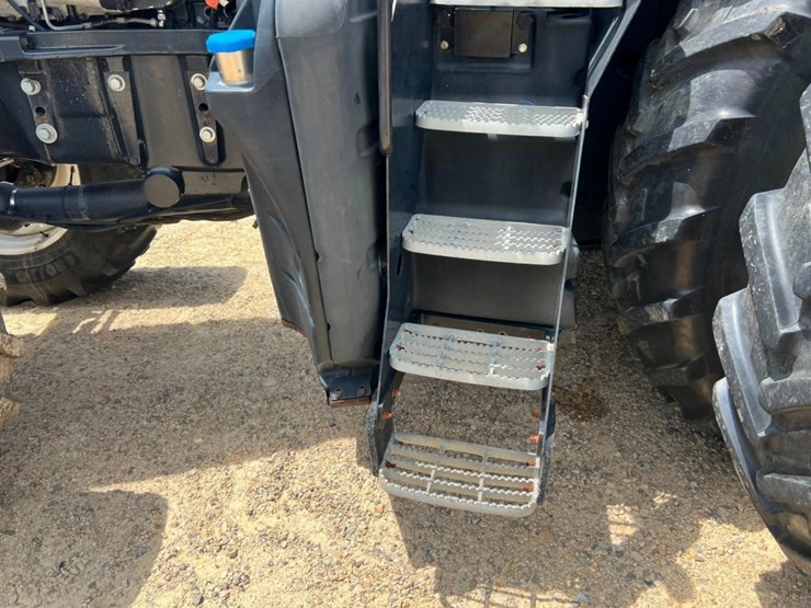 2014-new-holland-t8.360-image-39