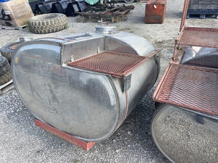 2--stainless-steel-chem-farm-tanks-image-8