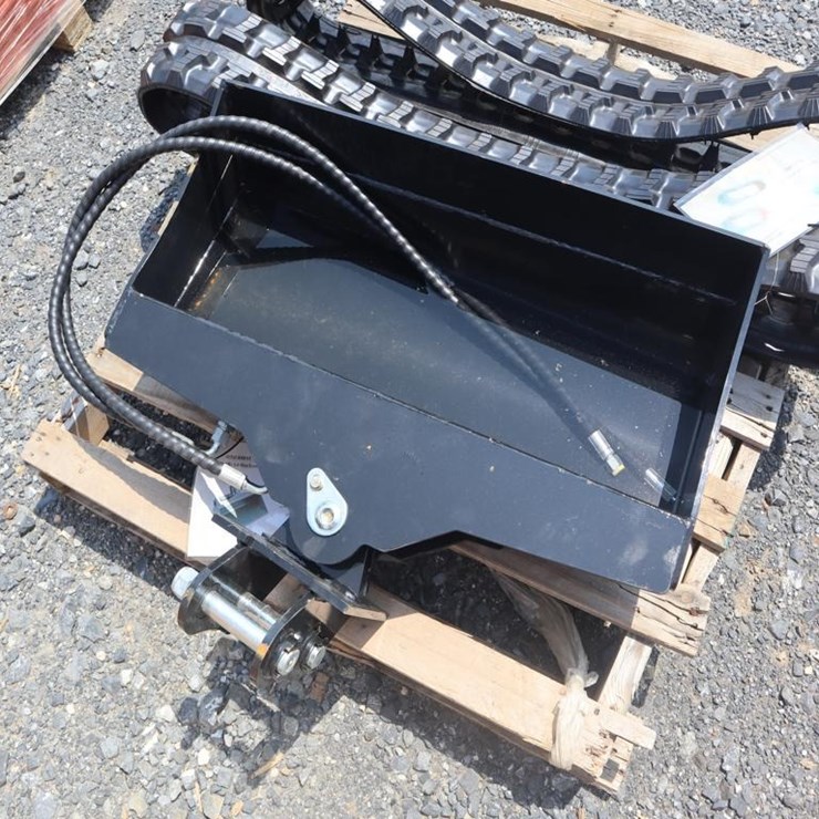 TPM 32" Hydraulic Tilt Bucket