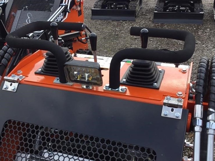 new-mms-skid-steer-loader-image-4