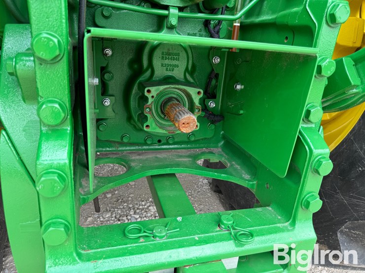 2023-john-deere-8r-250-image-11