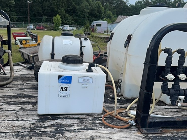 20-foot-gooseneck-with-pressure-wash-equipment-image-20