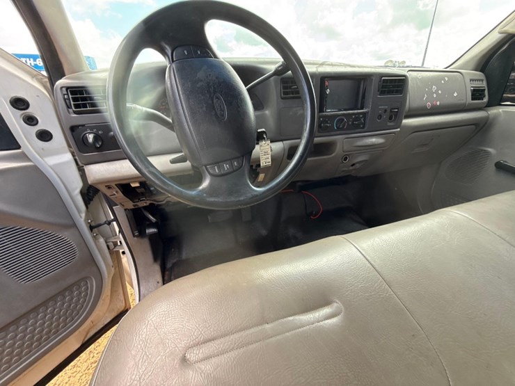 ford-f350-xl-image-9