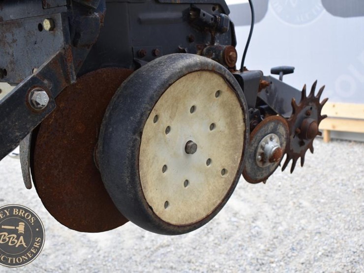 2005-kinze-3600-image-43