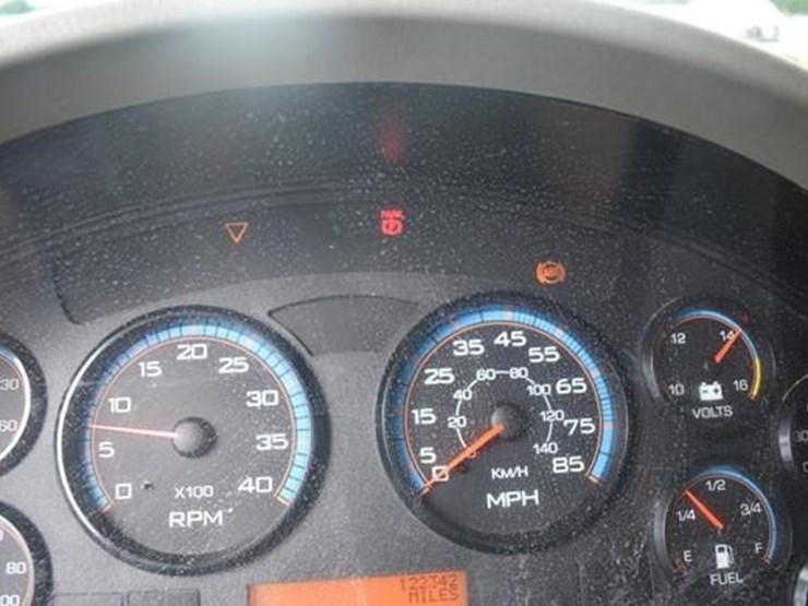 2010-international-durastar-4300-image-18