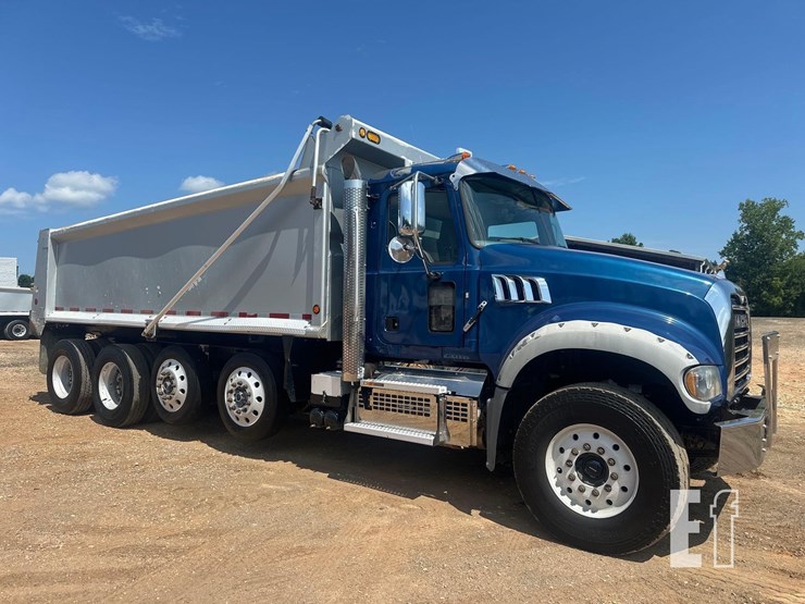 2021-mack-granite-64fr-image-3