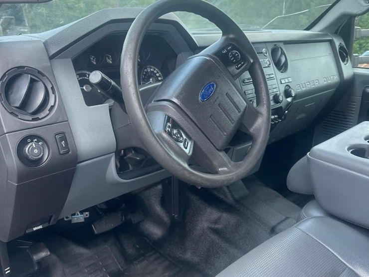 2015-ford-f550-image-34
