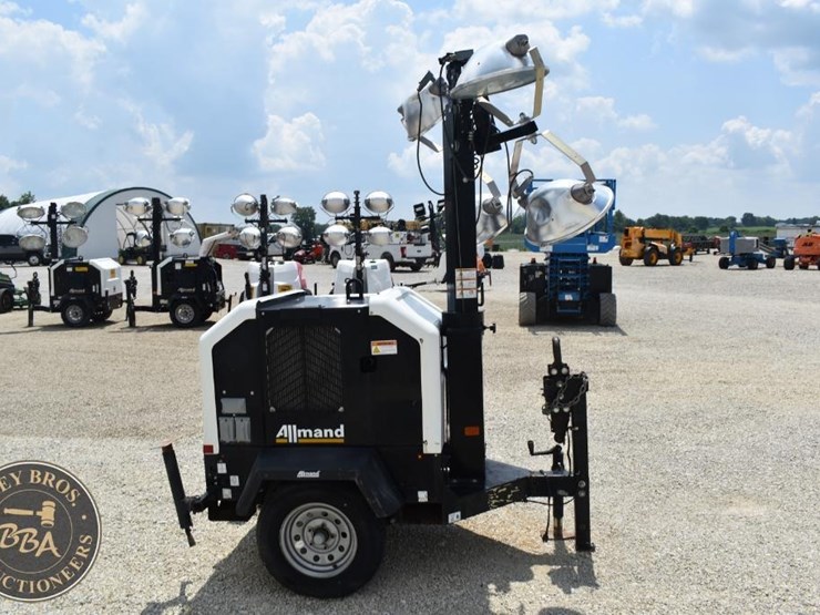 2019-allmand-bros-night-lite-v-series-image-9