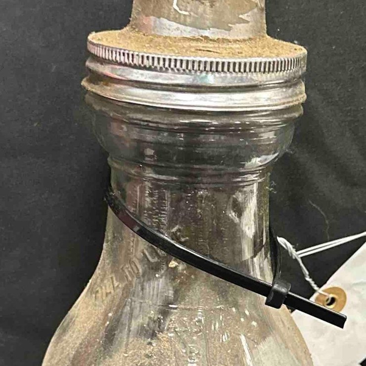 1017 - SUNOCO QUART OIL BOTTLE