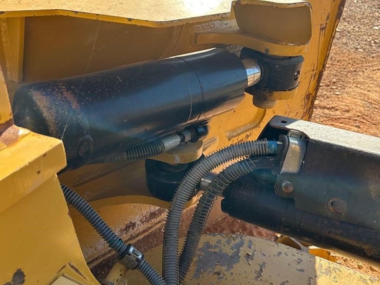 2018-caterpillar-d6n-xl-image-8