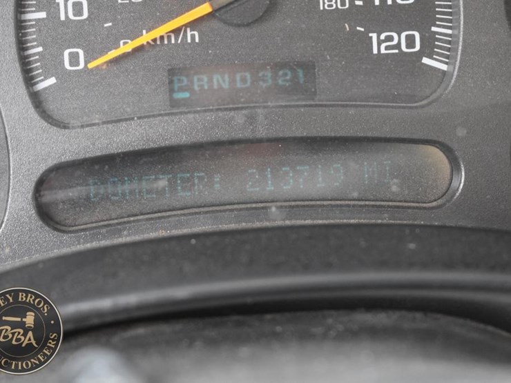 2003-chevrolet-silverado-2500-image-32