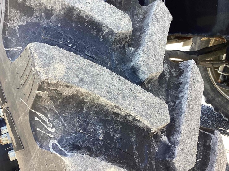 2021-case-trident-5550-spreader-image-13