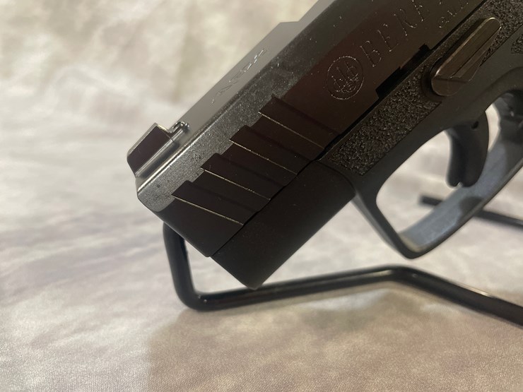 #4352-•-beretta-apx-a1-9mm-luger-pistol,-sn:-axc158923-image-16