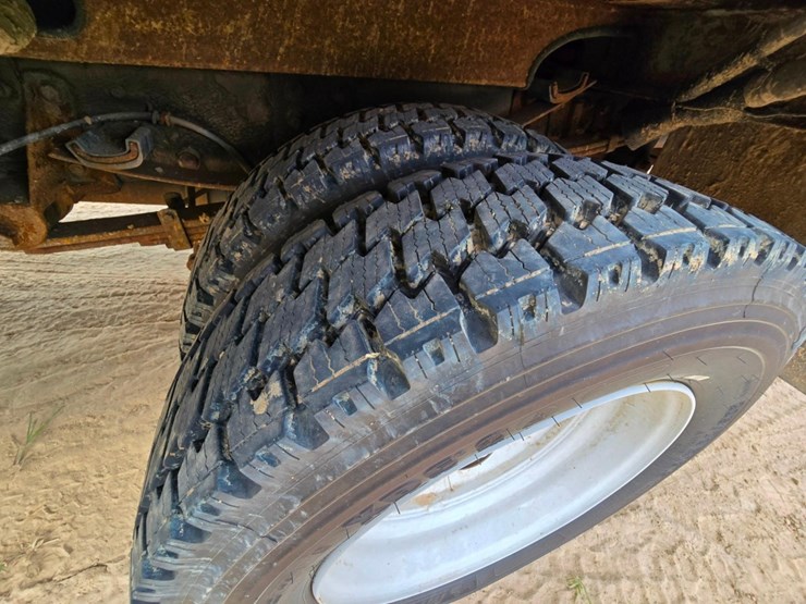 2014-ford-f550-image-34
