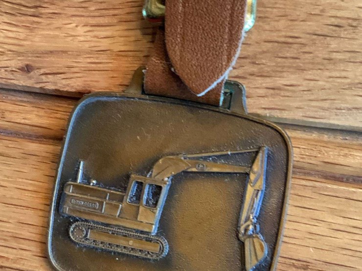 (3)-john-deere-industrial-watch-fobs-image-3