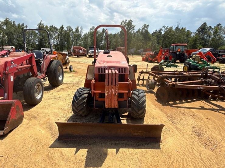 208---2015-ditch-witch-rt45-trencher-image-8