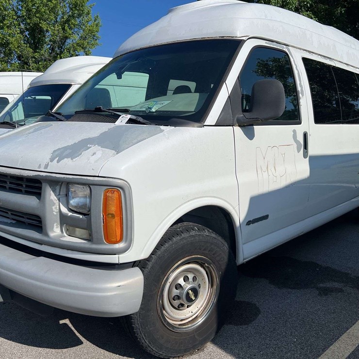 2001 CHEVROLET EXPRESS 3500