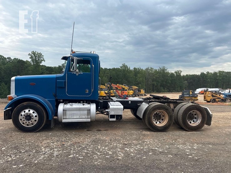 2001-peterbilt-378-image-9