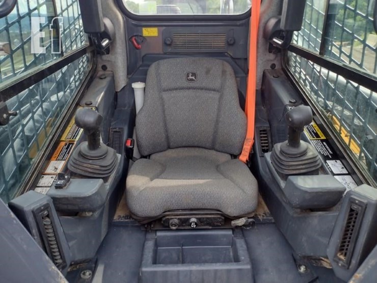 2023-deere-325g-image-11