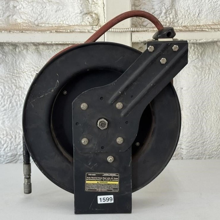 Central Pneumatic Retractable Air Hose Reel
