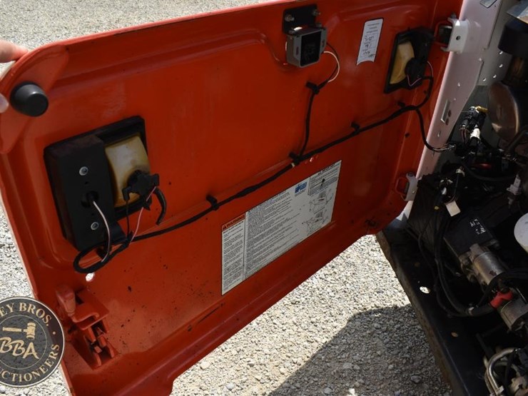 2018-bobcat-s570-image-32