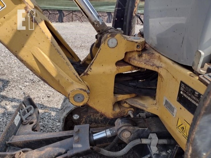 2012-caterpillar-300.9d-image-23