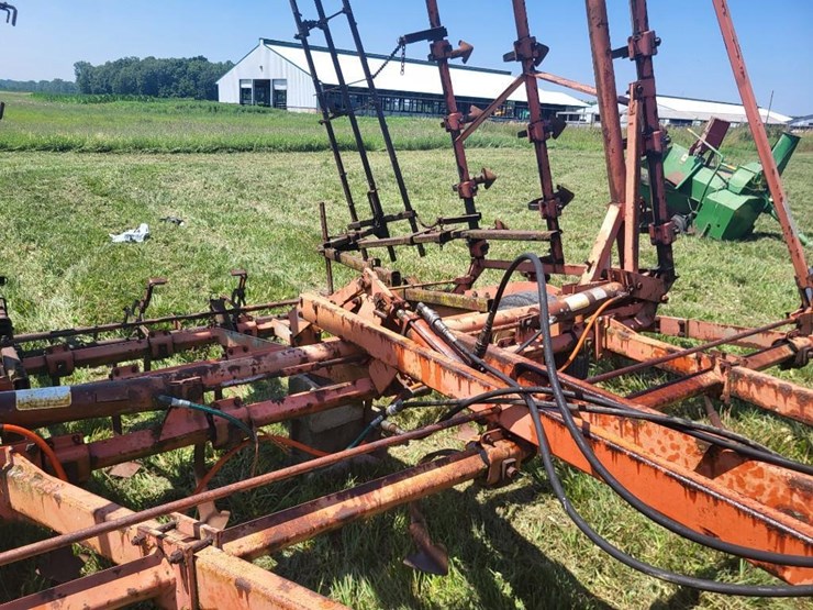 allis-chalmers-1300-e-30'-field-cultivator-w/3-bar-spike-harrow-image-40