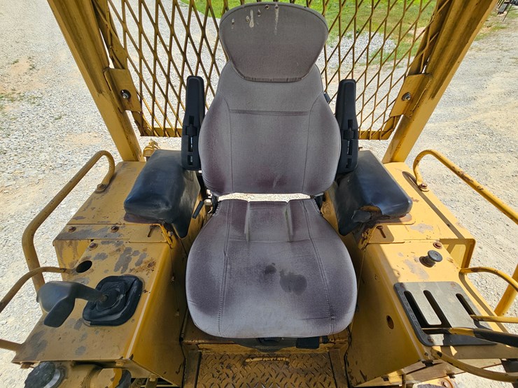 caterpillar-d4c-image-30