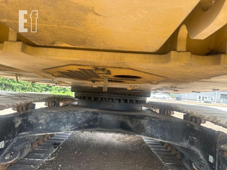 2021-caterpillar-323-image-21