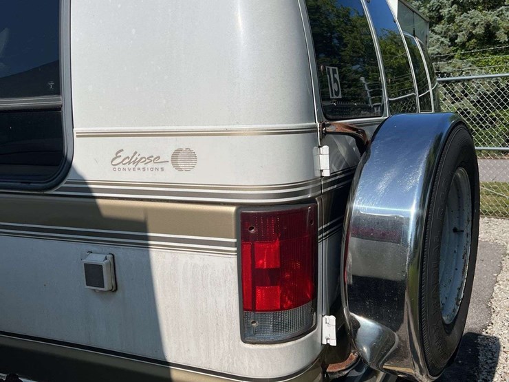 2002-ford-e250-image-9