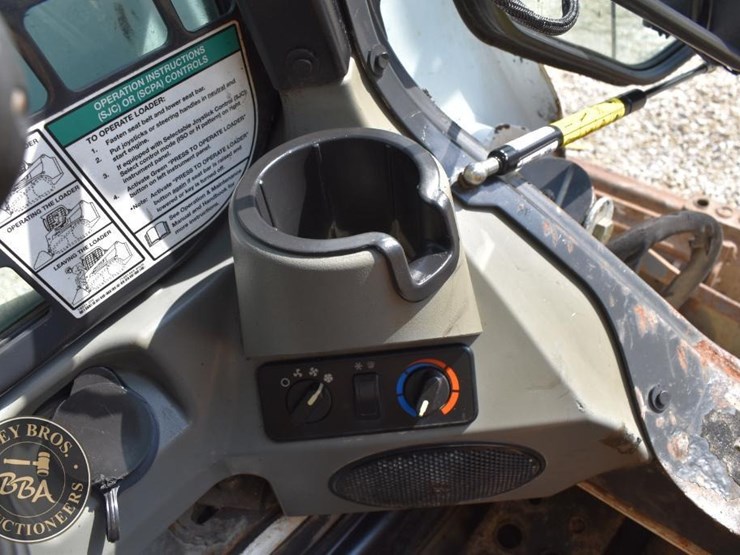 2017-bobcat-s570-image-46