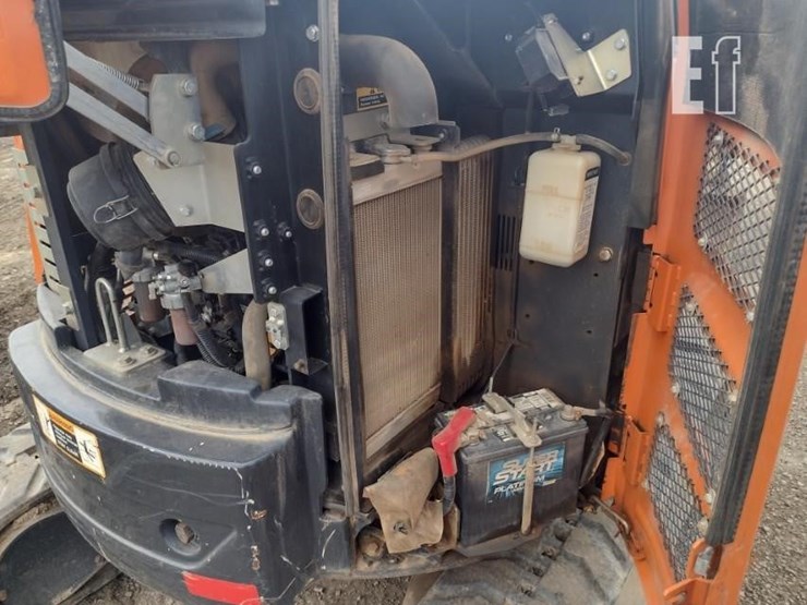 2021-hitachi-zx26u-5-image-42