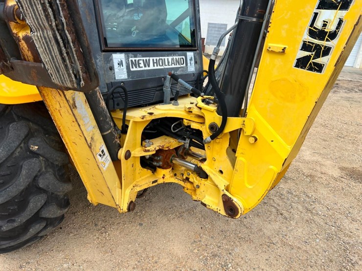 2011-new-holland-b95b-image-20