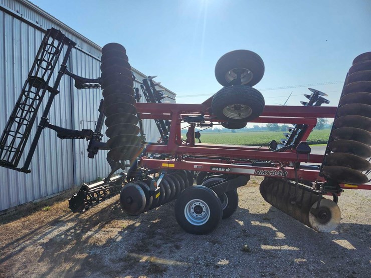 case-ih-340-image-13