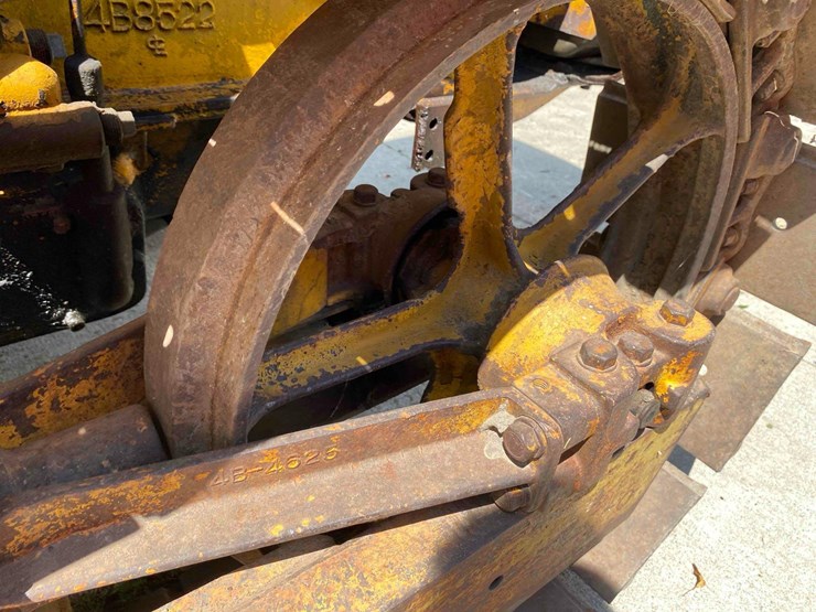 caterpillar-d2-ag-crawler-tractor-image-25