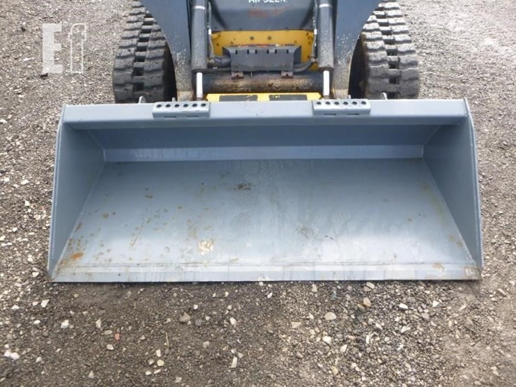 2022-deere-325g-image-16