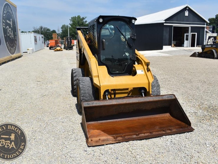 2015-caterpillar-272d2-image-19