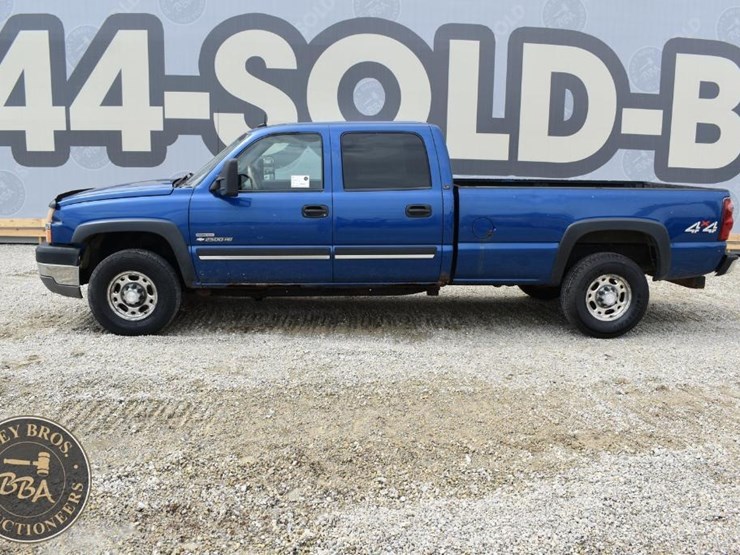 2003-chevrolet-silverado-2500-image-2