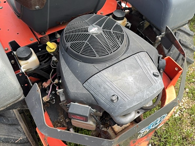 husqvarna-zero-turn-mower￼-image-4