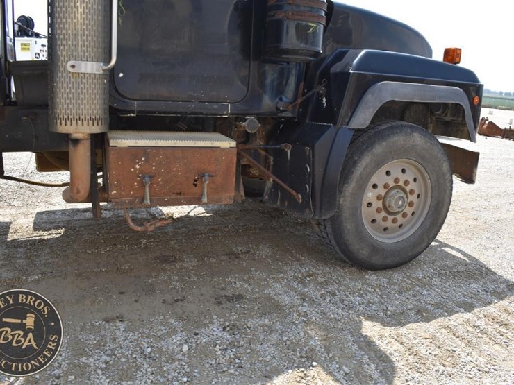 1996-mack-rd688s-image-51