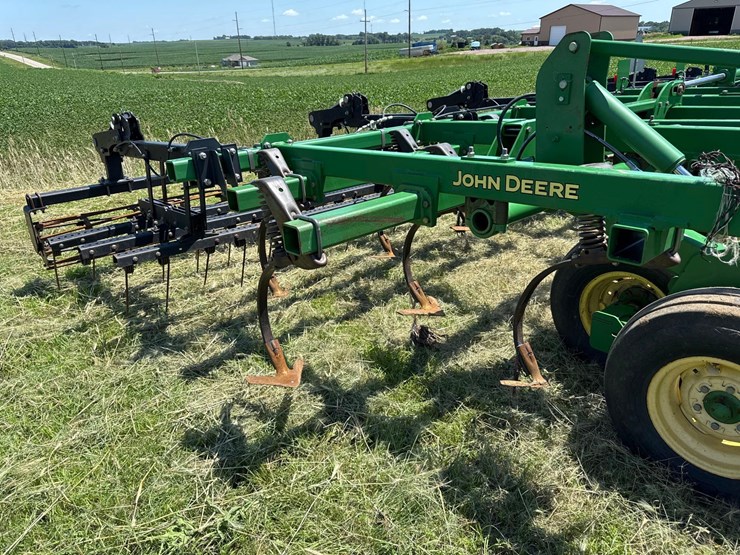 john-deere-2310-image-27