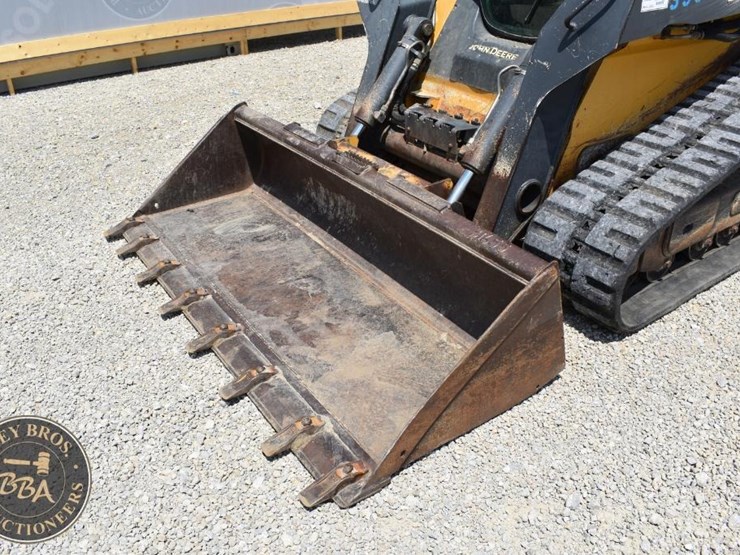 2012-deere-333d-image-5