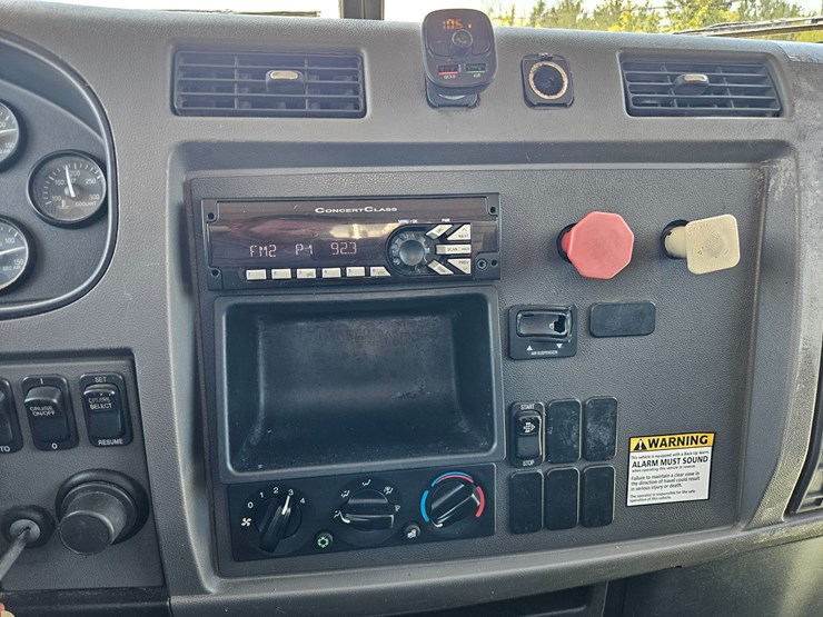 2012-peterbilt-382-image-85