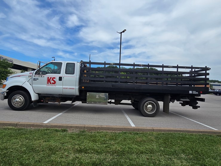 2004-ford-f650-image-11
