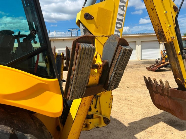 2008-new-holland-b110-image-27
