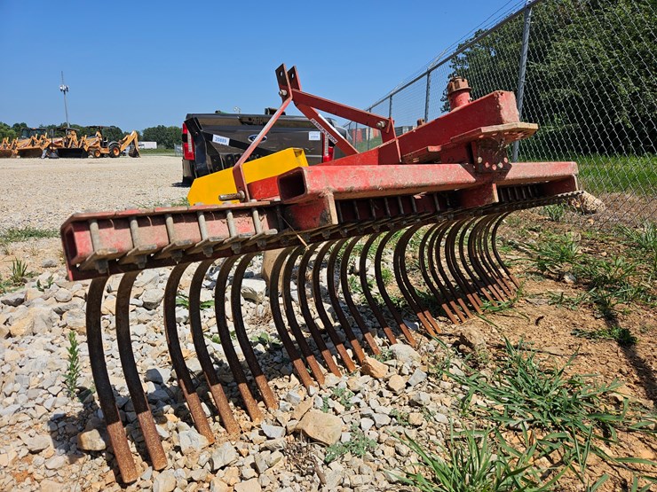 #20732-•-72"-rock-rake-image-9