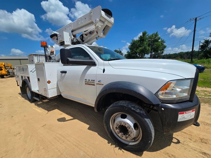 2018-dodge-ram-5500-image-2