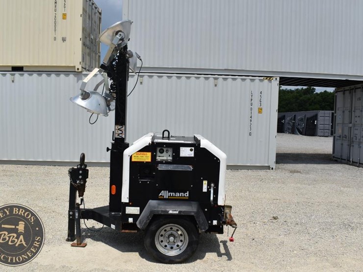 2019-allmand-bros-night-lite-v-series-image-2